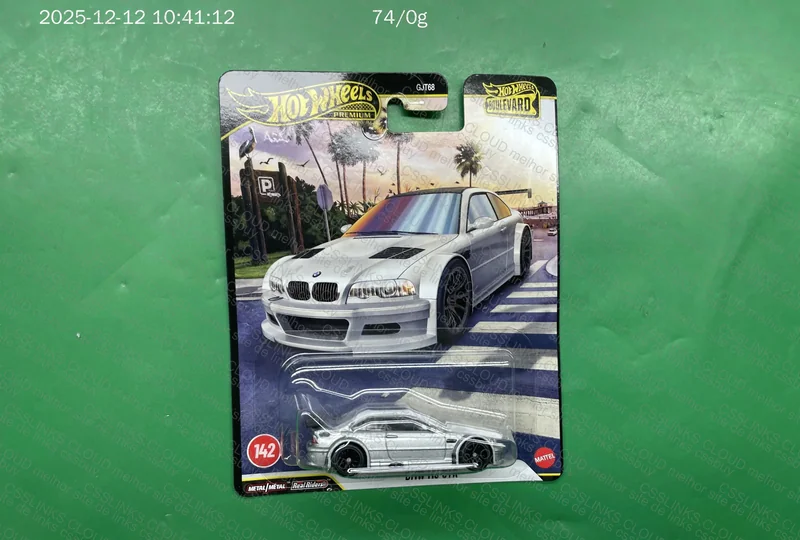 Hot wheels premium BMW M3 GTR 2