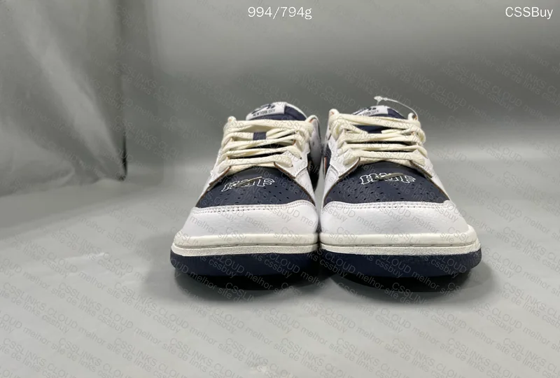 HUF x Nike SB Dunk Low New York 3