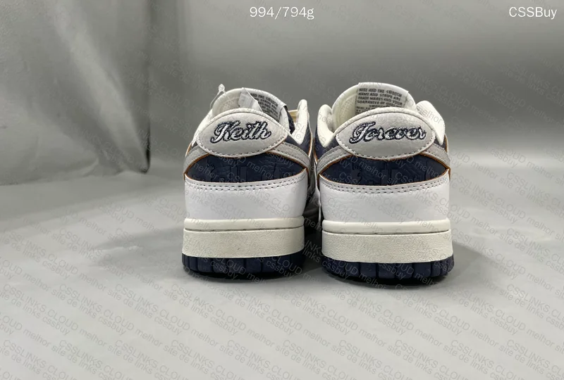 HUF x Nike SB Dunk Low New York 4