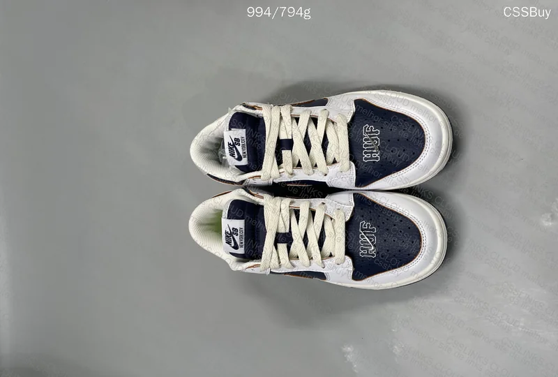 HUF x Nike SB Dunk Low New York 7