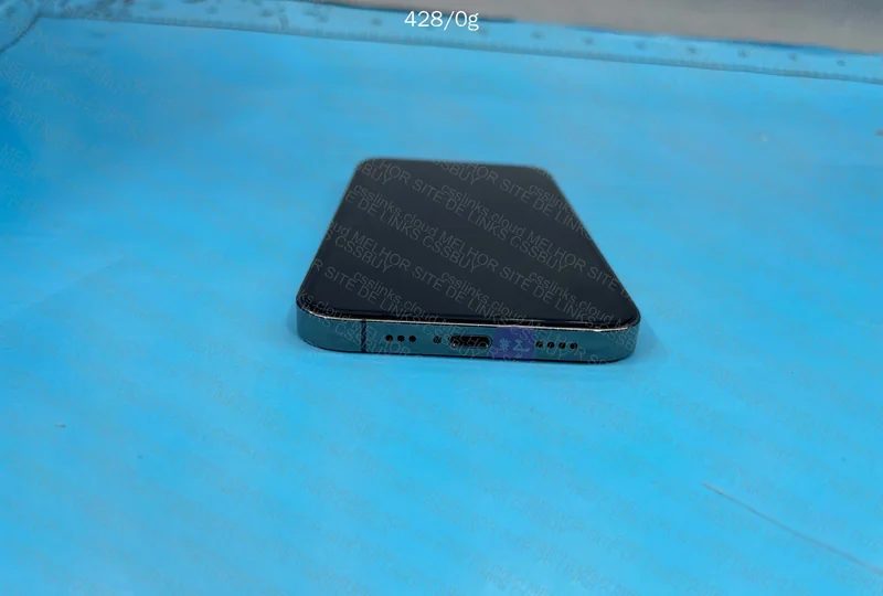 iPhone 12 Pro Battery 79% 3