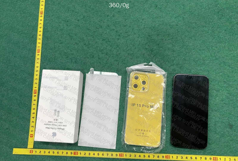 iPhone 15 Pro Max 4