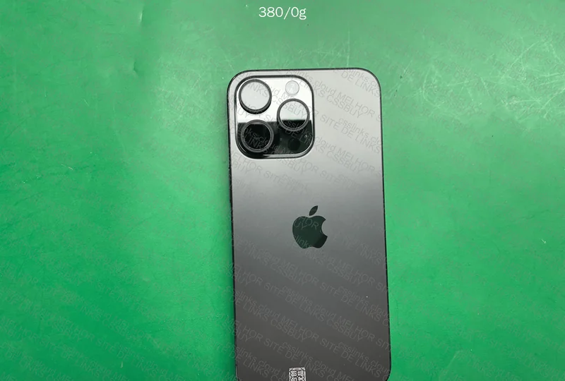 iPhone 15 Pro Max 4