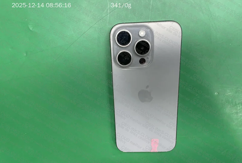 iPhone 15 Pro OLED 2