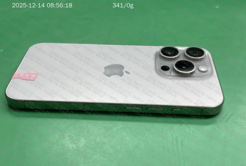 iPhone 15 Pro OLED 3