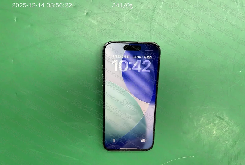 iPhone 15 Pro OLED 5