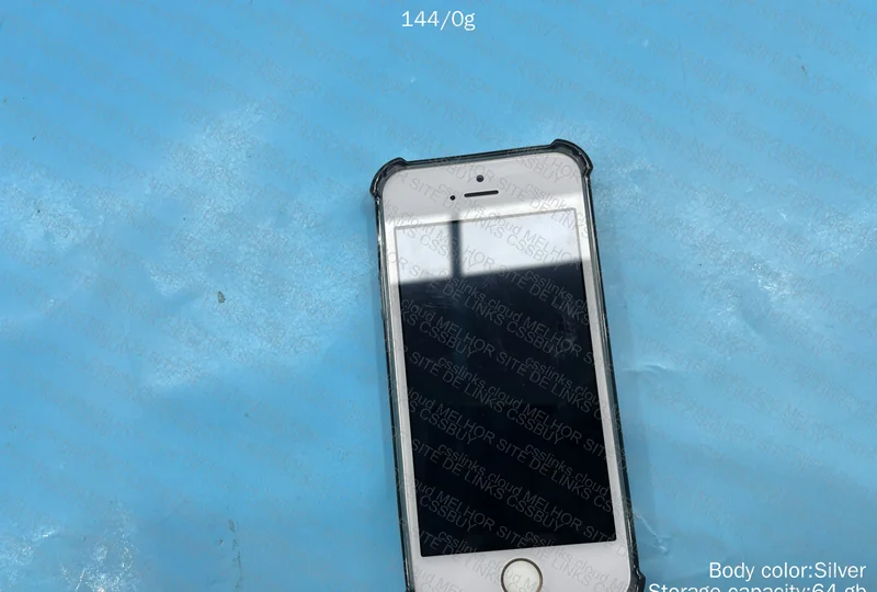 iPhone 5s Silver (64GB) 2