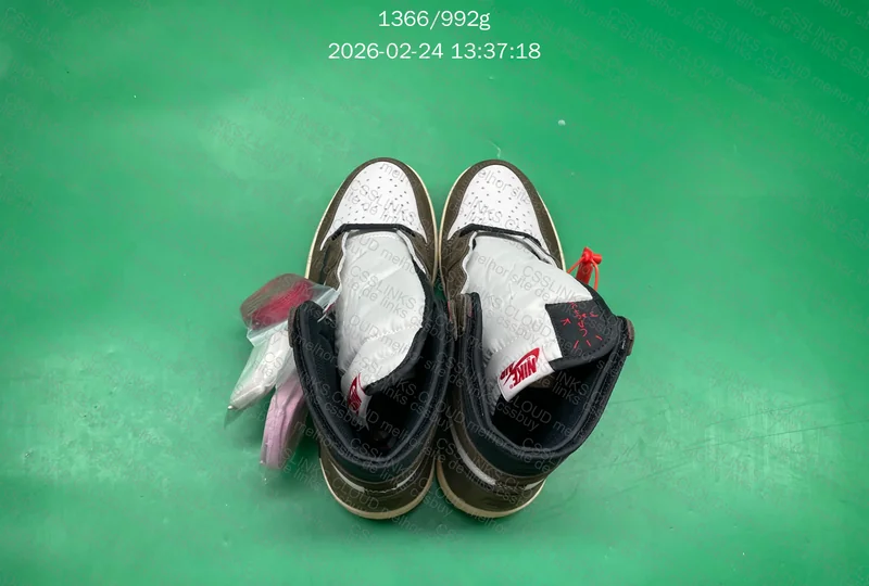J1 HIGH TRAVIS SCOTT 3