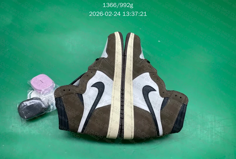 J1 HIGH TRAVIS SCOTT 4
