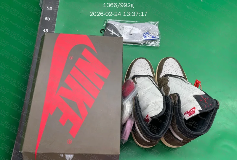 J1 HIGH TRAVIS SCOTT 6