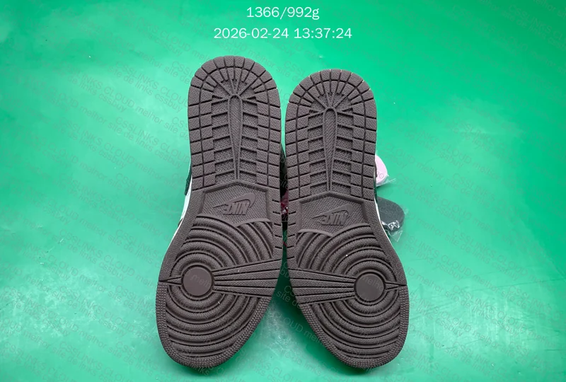 J1 HIGH TRAVIS SCOTT 9