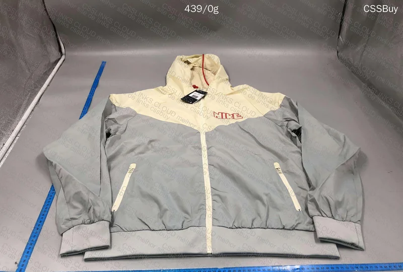 Very Nice Nike Windbreaker Jacket 3