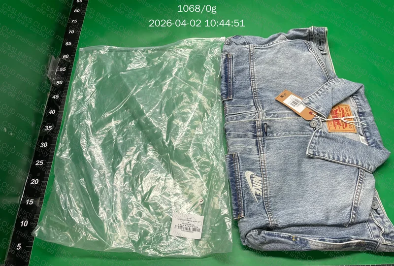 Jaqueta Nike colab com a Levi's 2