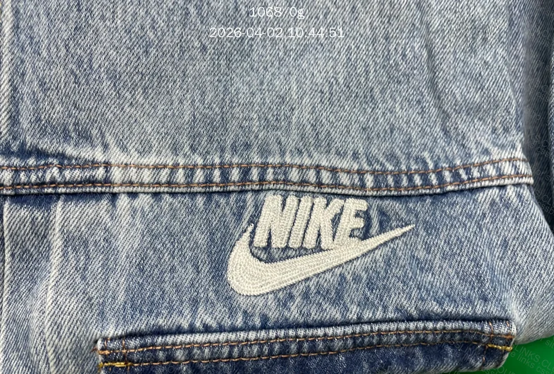 Jaqueta Nike colab com a Levi's 4