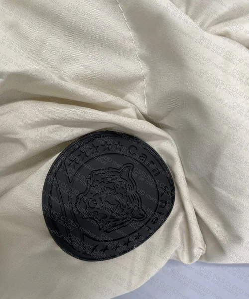The North Face (TNF) Jacket + Measurements 4
