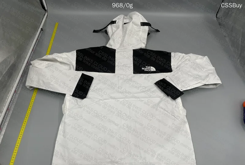 TNF Jacket 1990 Gore-tex - B Grade - *HELP* 3