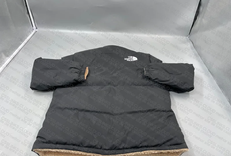 TNF Double-Sided Jacket 3