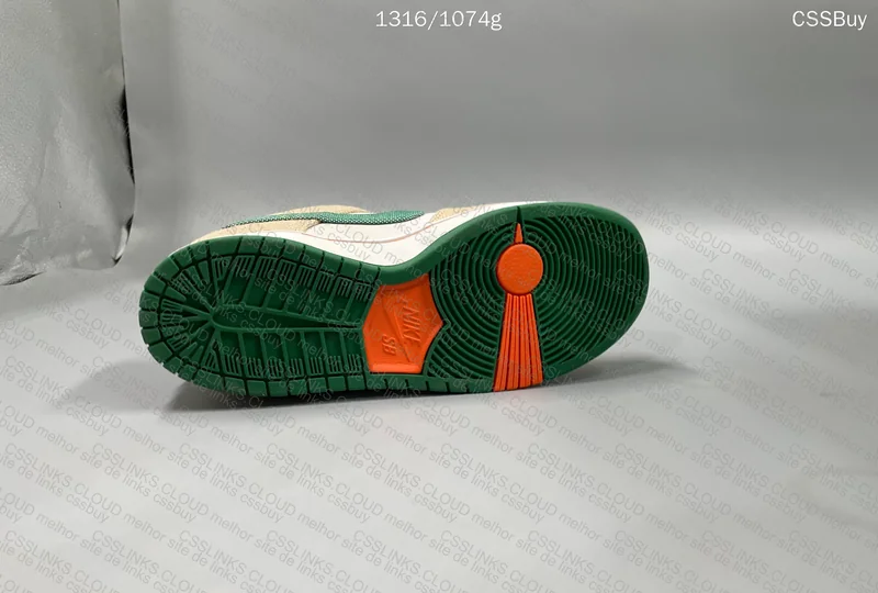 Jarritos x Nike SB Dunk Low 4