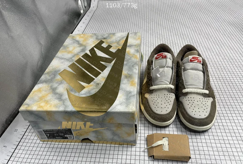 Air Jordan 1 Low OG 8