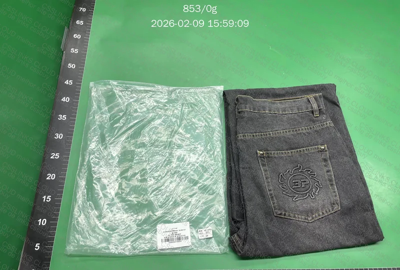 Jeans Broken Planet