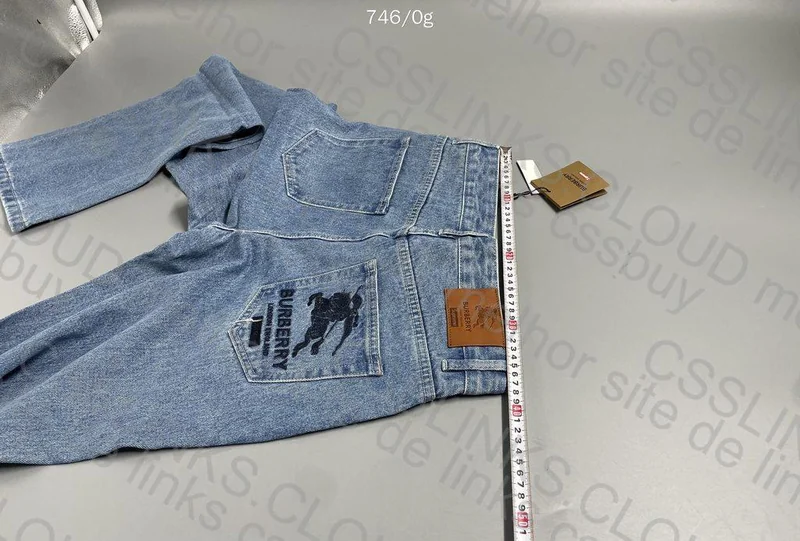 JEANS BURBERRY X SUPREME 11