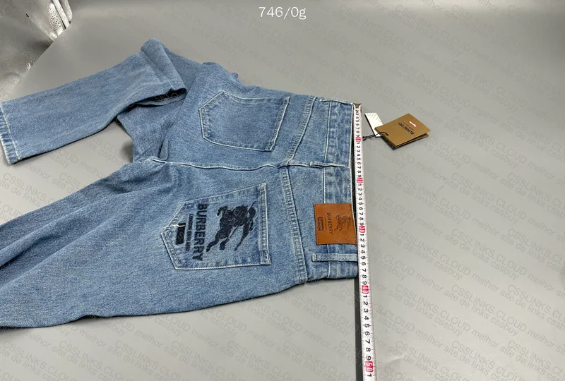 JEANS BURBERRY X SUPREME 3