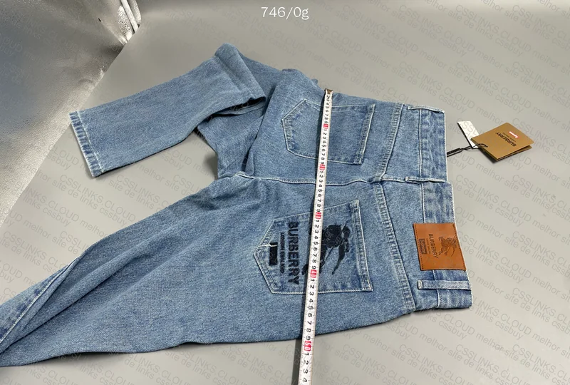JEANS BURBERRY X SUPREME 8