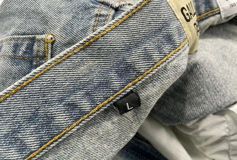 Jeans gallery dept 4