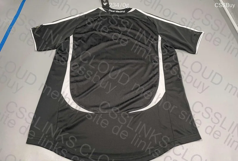 Real Madrid Retro Jersey - 2006 / 2007