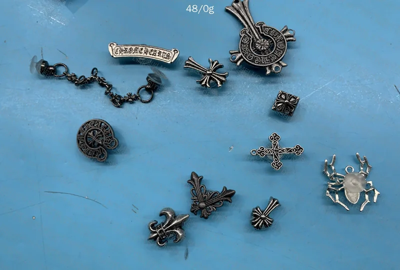 Jibbitz Chrome Hearts 3