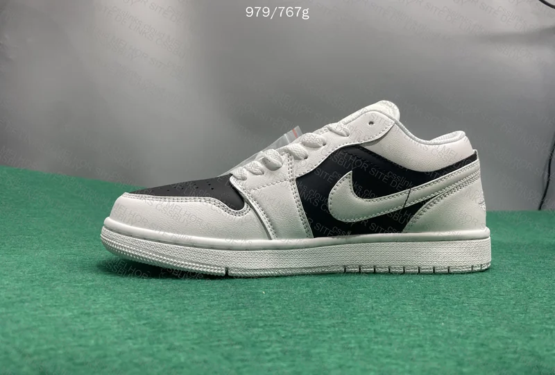 Jordan 1??? 4