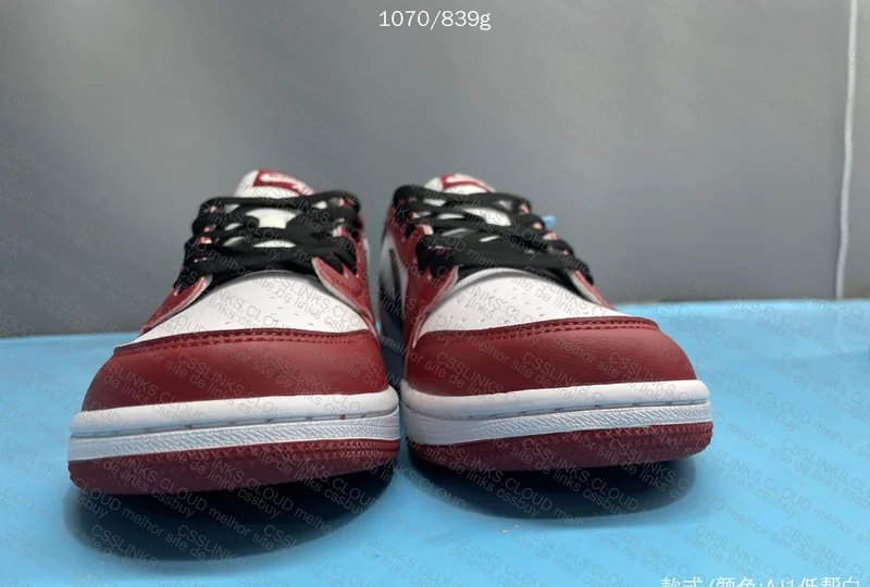 Jordan 1 C hicago Low 3