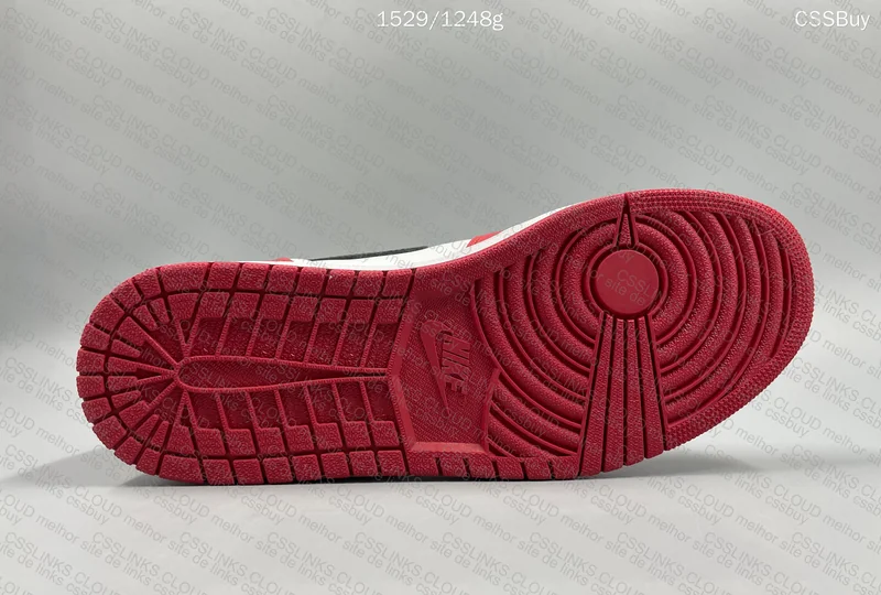 Jordan 1 Chicago 4