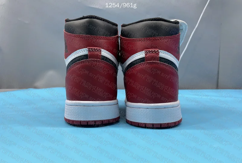 Jordan 1 Chicago 3