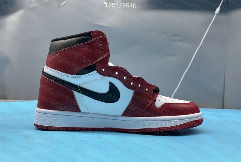 Jordan 1 Chicago 4