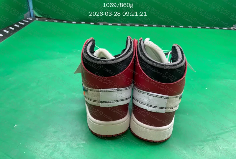 JORDAN 1 CHICAGO - OFF WHITE 2