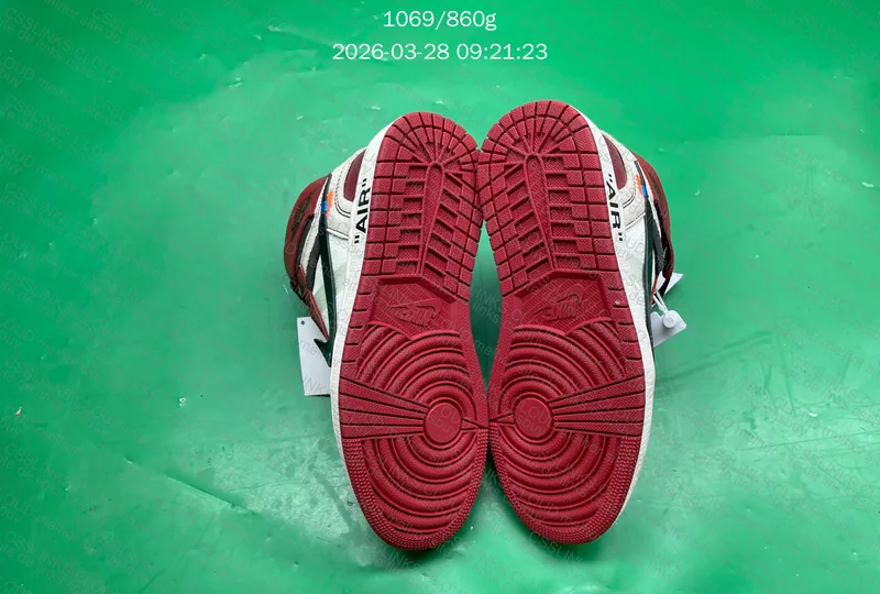 JORDAN 1 CHICAGO - OFF WHITE 4