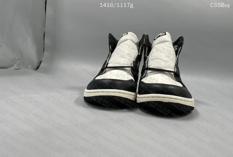 Jordan 1 Dark Mocha 3