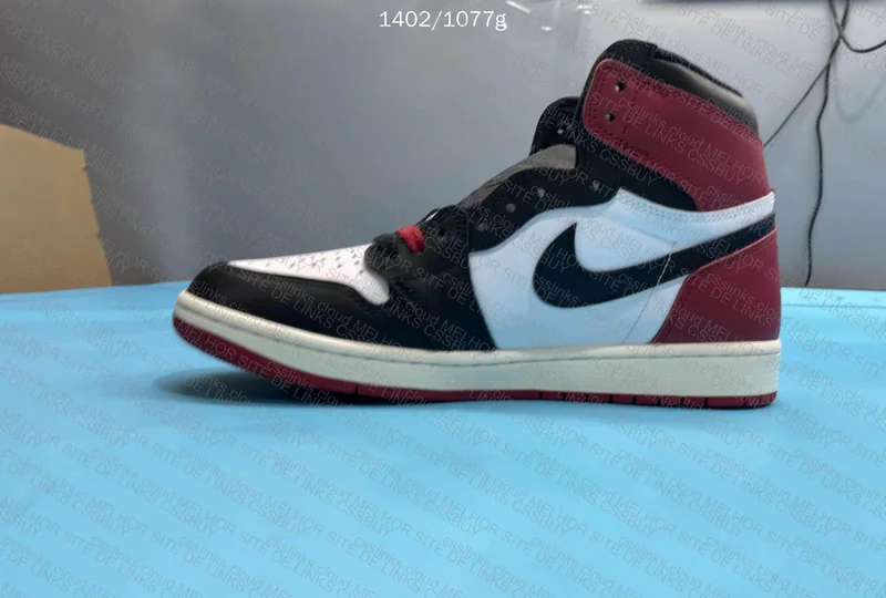 Jordan 1 High Black Toe