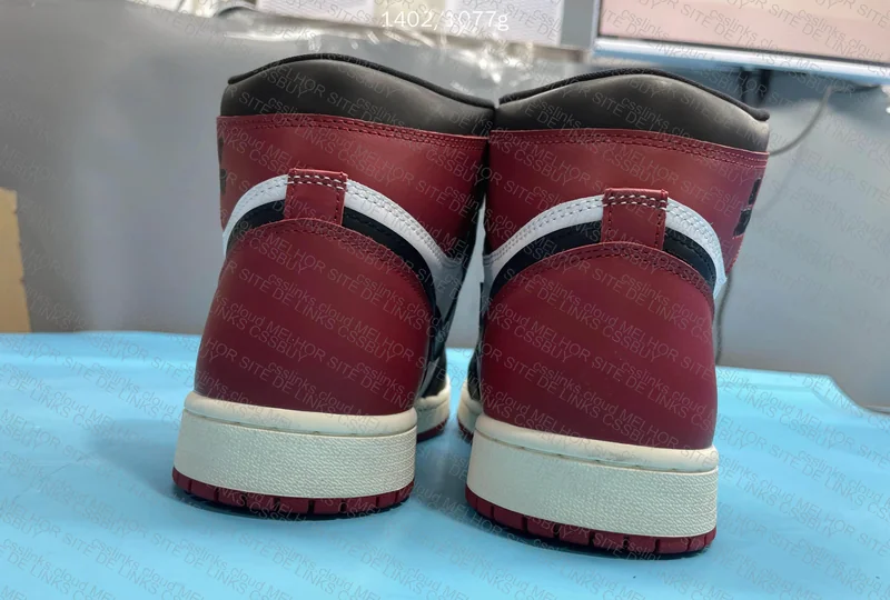 Jordan 1 High Black Toe 2