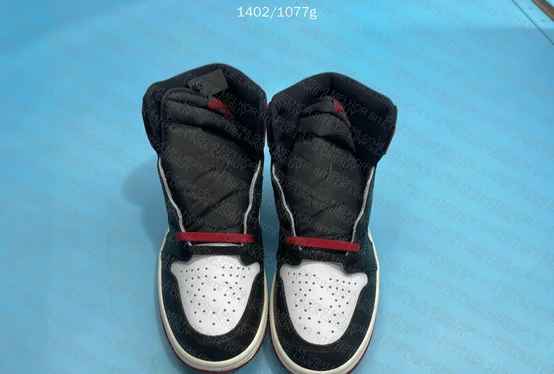Jordan 1 High Black Toe 6