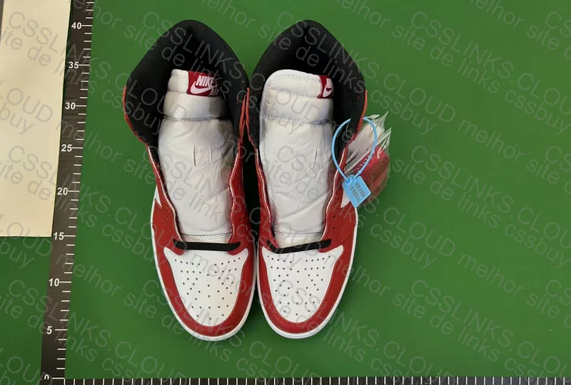 Jordan 1 High Chicago 4