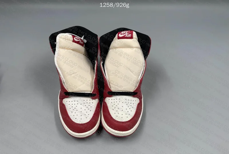 Jordan 1 high Chicago Lost and Found