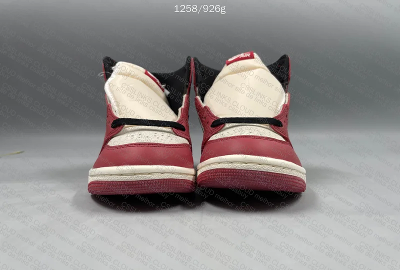 Jordan 1 high Chicago Lost and Found 2