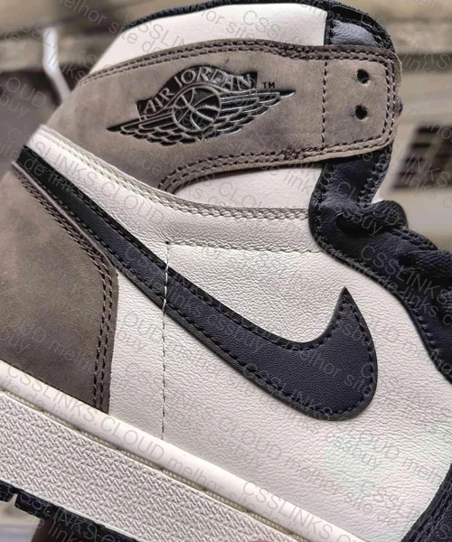 Jordan 1 high Dark Mocha 3