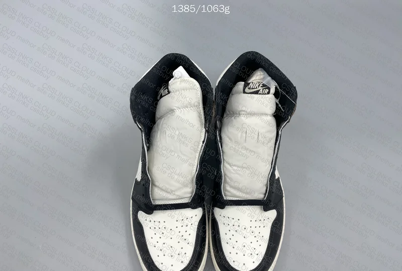 Jordan 1 High Dark Mocha from OVO (help) 3
