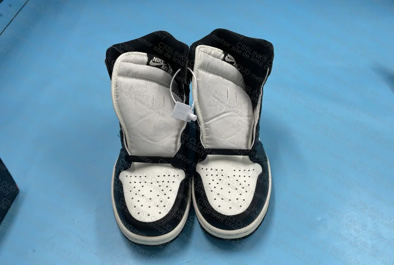 Jordan 1 High Mocha 2