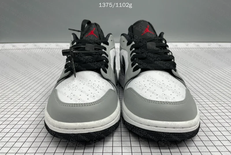 Jordan 1 Light Smoke Grey