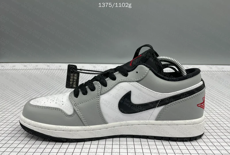 Jordan 1 Light Smoke Grey 3