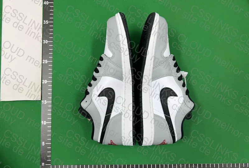 Jordan 1 Light smoke Grey - JMDY 5